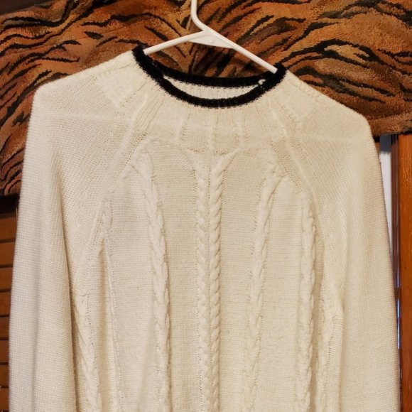 Sweater - Picture 6 of 10